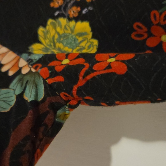 Johnny Was Floral Full Sleeve Top - Picture 5 of 8